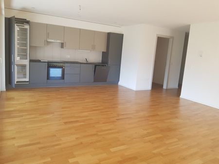 3.5 Zimmer, 90 m², 4. Stock - Photo 3