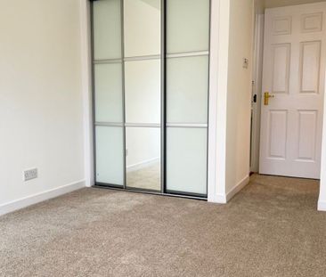 2 Bed Flat - Photo 3