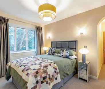 5 bedroom House To Let - Photo 6