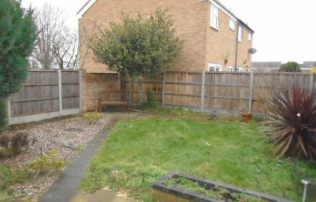 2 bedroom end of terrace house to rent - Photo 1