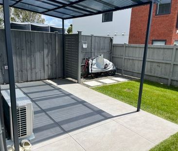 Charming Karaka Townhouse for Rent - Photo 6