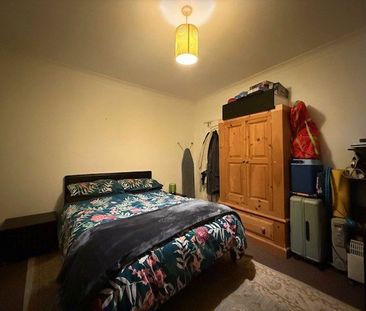 Queens Road, Aldershot, GU11 - Photo 5