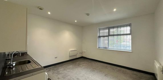 Studio to rent - Photo 2