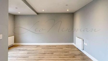 High Street, London, E17 - Photo 3