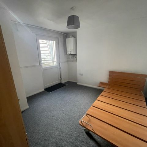 43 Basement, Church Street, Portadown, BT62 3EU - Photo 1