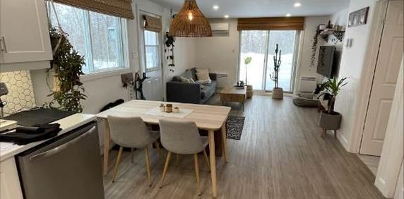 Logement à Louer à Sutton - Photo 2