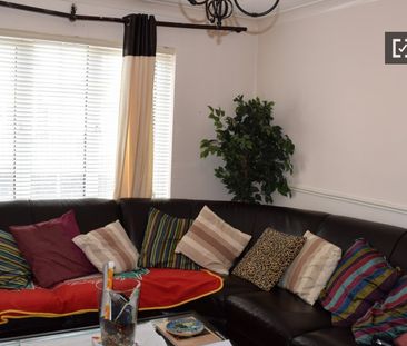 Room to rent in 3-bedroom houseshare -Blanchardstown, Dublin - Photo 1