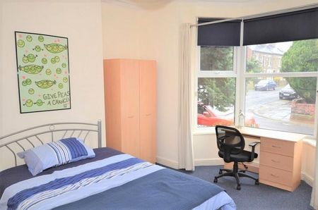 5 bedroom terraced house to rent - Photo 2