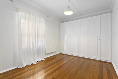 Classic Art Deco Charm in Richmond Hill - 6 Month Lease Preferred - Photo 2