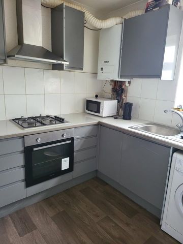 1 Bed Flat, Imperial Drive, HA2 - Photo 2