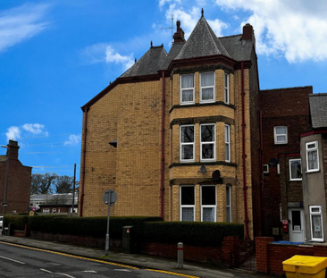 2 bedroom flat to rent - Photo 2