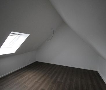 Gerenoveerde, energiezuinige woning met 2/3 slaapkamers vlakbij het... - Photo 2