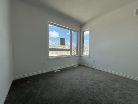 For Lease - 354 Madelaine Drive, Barrie, Ontario - Photo 2