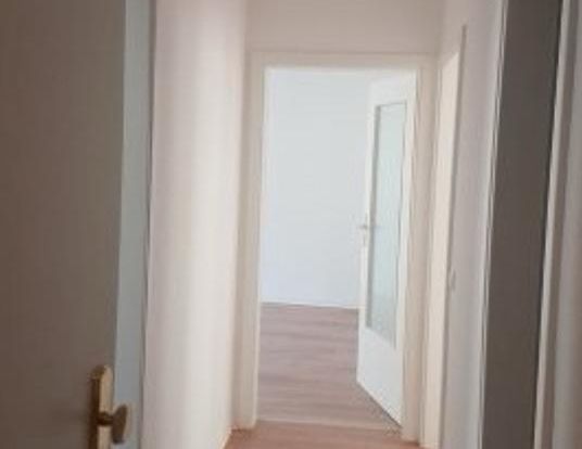 2‑Raum‑Wohnung, 62 m², zentral in der Steinstraße, ab 01.11.25 - Photo 1