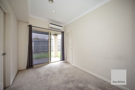 Comfortable & Convenient Living in St Albans - Photo 4