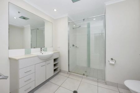 Fully furnished apartment in the Heart of the City. - Photo 4