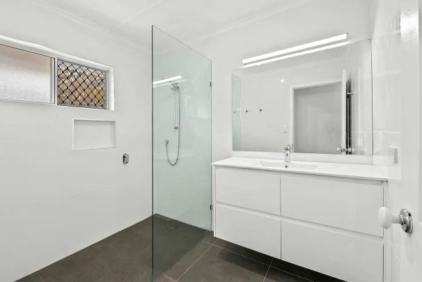 “NEWLY UPDATED HOME IN GREAT STAFFORD HEIGHTS LOCATION!” - Photo 1