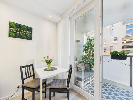 2 pokoje, balkon i garaż – komfort i styl w jednym - Photo 5