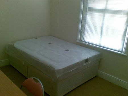 6 bedroom house to rent - Photo 3