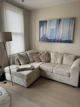 2 Bed Flat, Stronsa Road, W12 - Photo 1