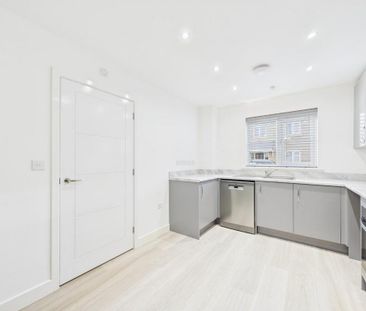 3 bedroom semi-detached house to rent - Photo 6