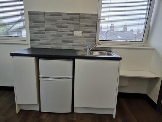 Studio to rent - Photo 1