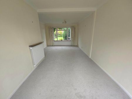 3 bedroom semi-detached house to rent - Photo 2
