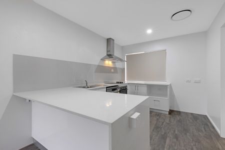 RENOVATED SPACIOUS 2 BEDROOM UNIT IN MACKAY CBD - Photo 4