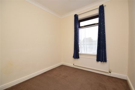 80, Cross Flatts Terrace, Leeds, West Yorkshire, LS11 7PD - Photo 3