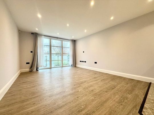 Burnaby Road, Bournemouth, Dorset, BH4 - Photo 1