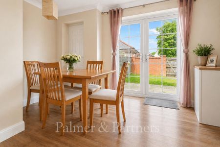 3 bedroom terraced house to rent - Photo 3