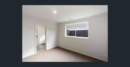 Modern Family Home in Sought-After Alfredton - Photo 2