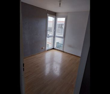 Location Appartement 4 pièces 101 m² Gisors - Photo 4