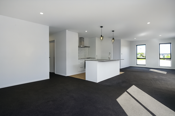 Modern 4-Bedroom Home Opposite Reserve in Lincoln - Photo 1
