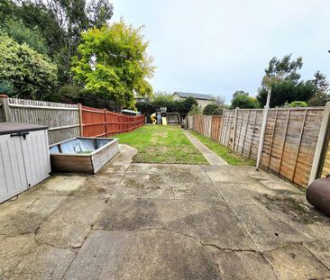 3 bedroom semi-detached house to rent - Photo 5