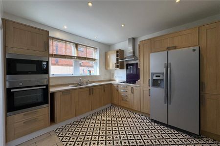 3 bedroom detached house to rent - Photo 5