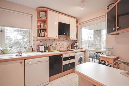 3 bedroom apartment to rent - Photo 5
