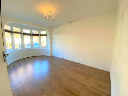 Whitney Avenue Redbridge, IG4 - Photo 3