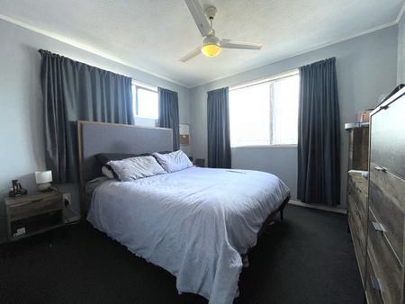 4 Bedrooms Family Home in Bucklands Beach - Photo 4