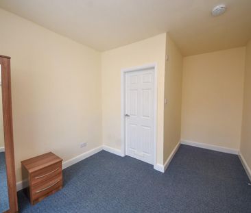 3 bed House - Mid Terrace for Rent - Photo 5