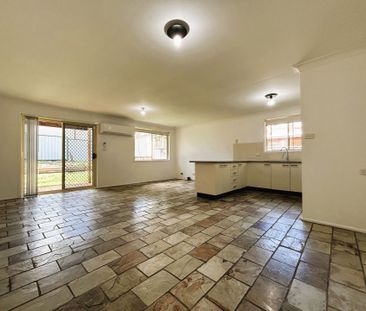 Spacious 3-Bedroom House in Family-Friendly Acacia Gardens - Photo 4