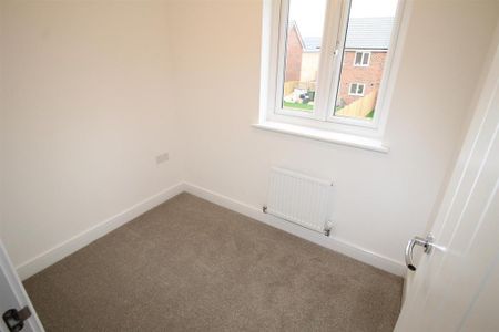 3 bedroom detached house to rent - Photo 4