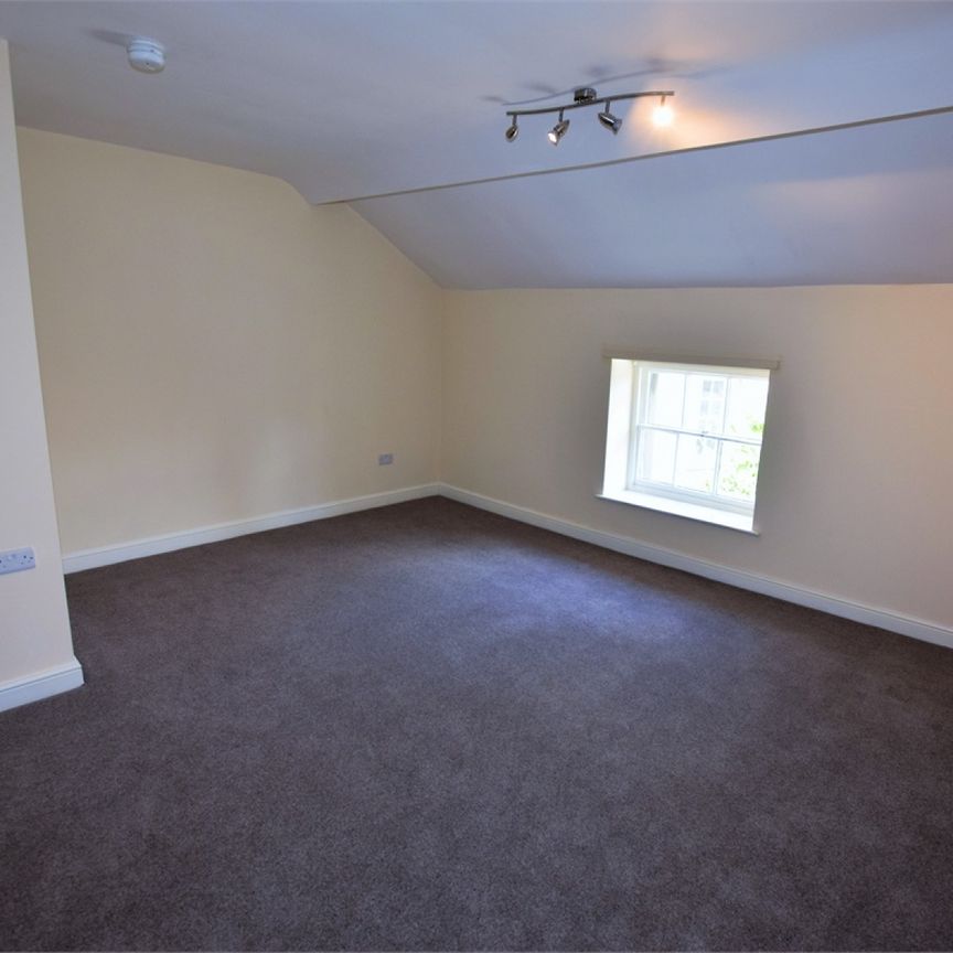 2 Bedroom Flat - Photo 1