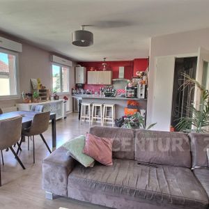 Location Appartement 4 pièces 97m² ST AVOLD 57500 - Photo 2