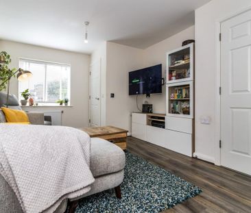 3 bedroom end of terrace house to rent - Photo 1