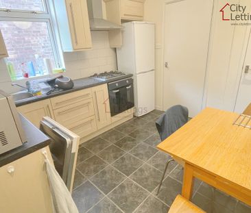 2 Bedroom Flat - Photo 5