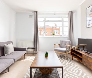 2 Bed Flat, Hamlet Court, W6 - Photo 2