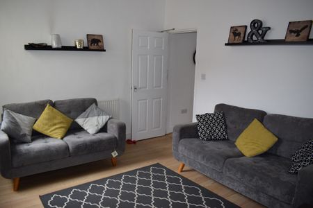 Double Loft Room-Friendly House - Photo 5