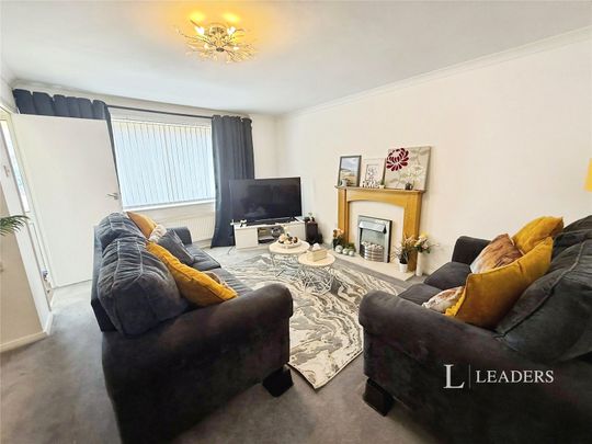 3 bedroom house to rent Cumberland Crescent, Cheltenham, GL51 - Photo 1