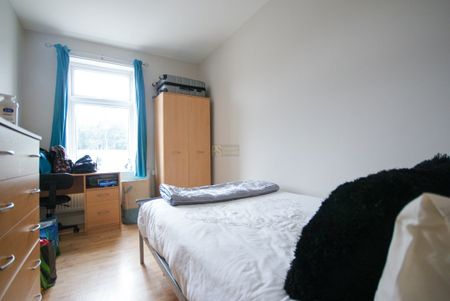 106 Raddlebarn Road - Photo 4